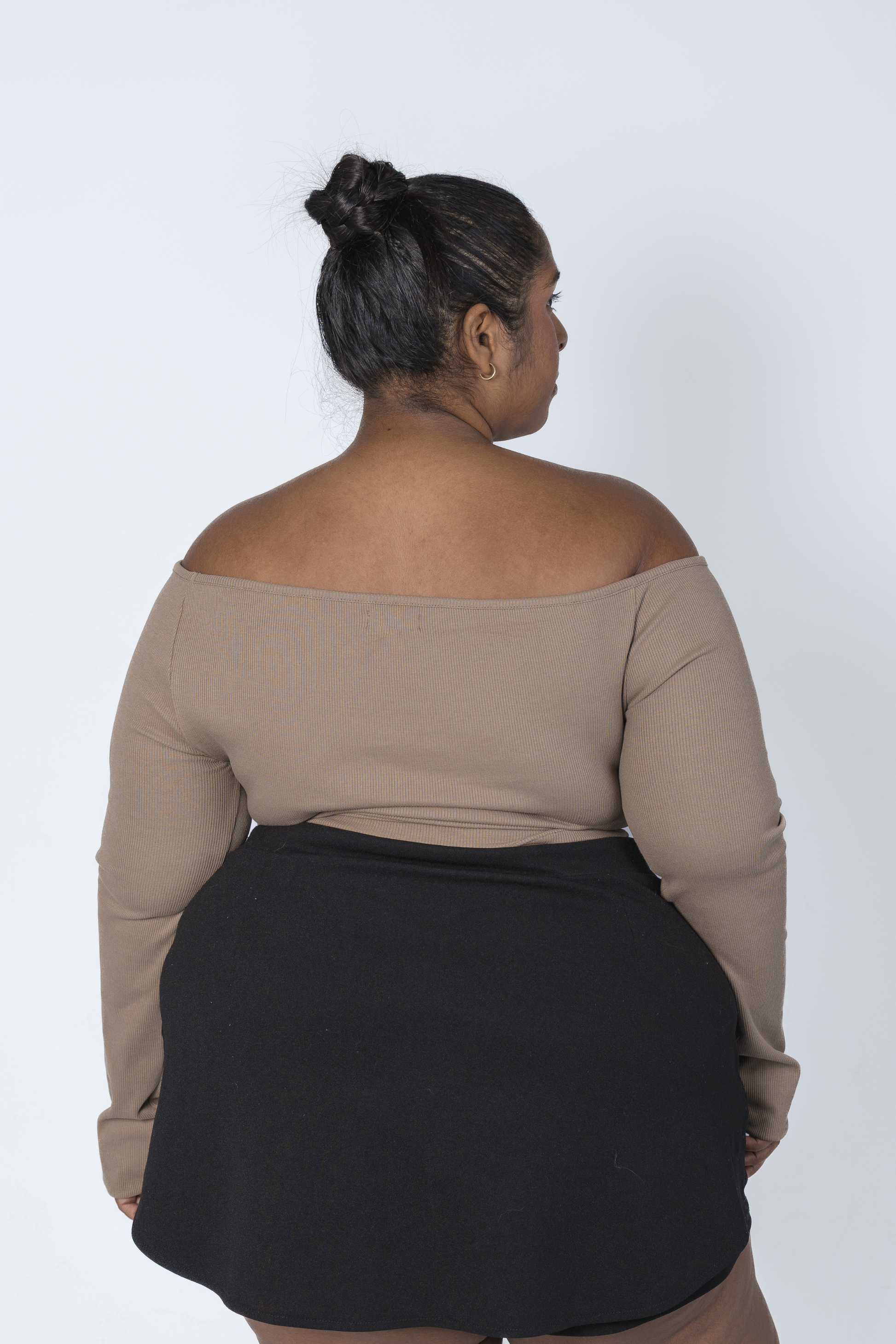 Taupe - Model 3 Back View